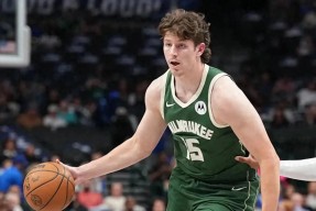 关于密尔沃基雄鹿今晨绝杀压哨，志在CBA常规赛名次提升，目标明确，赛季目标并未改变的信息九游娱乐首页