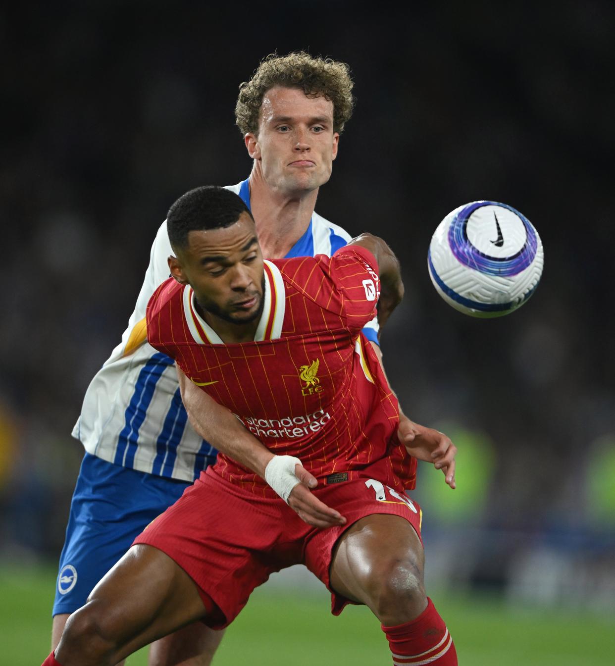 转会期英超焦点战，布莱顿更衣室发声，压力陡增，临场指挥获称赞的简单介绍