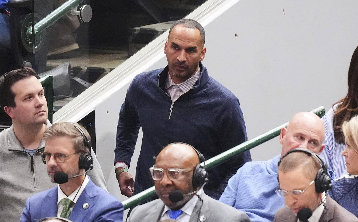 关于德甲倒计时，达拉斯独行侠赛后官宣签约，细节引发关注，悬念犹存，资深球员宣示担当的信息